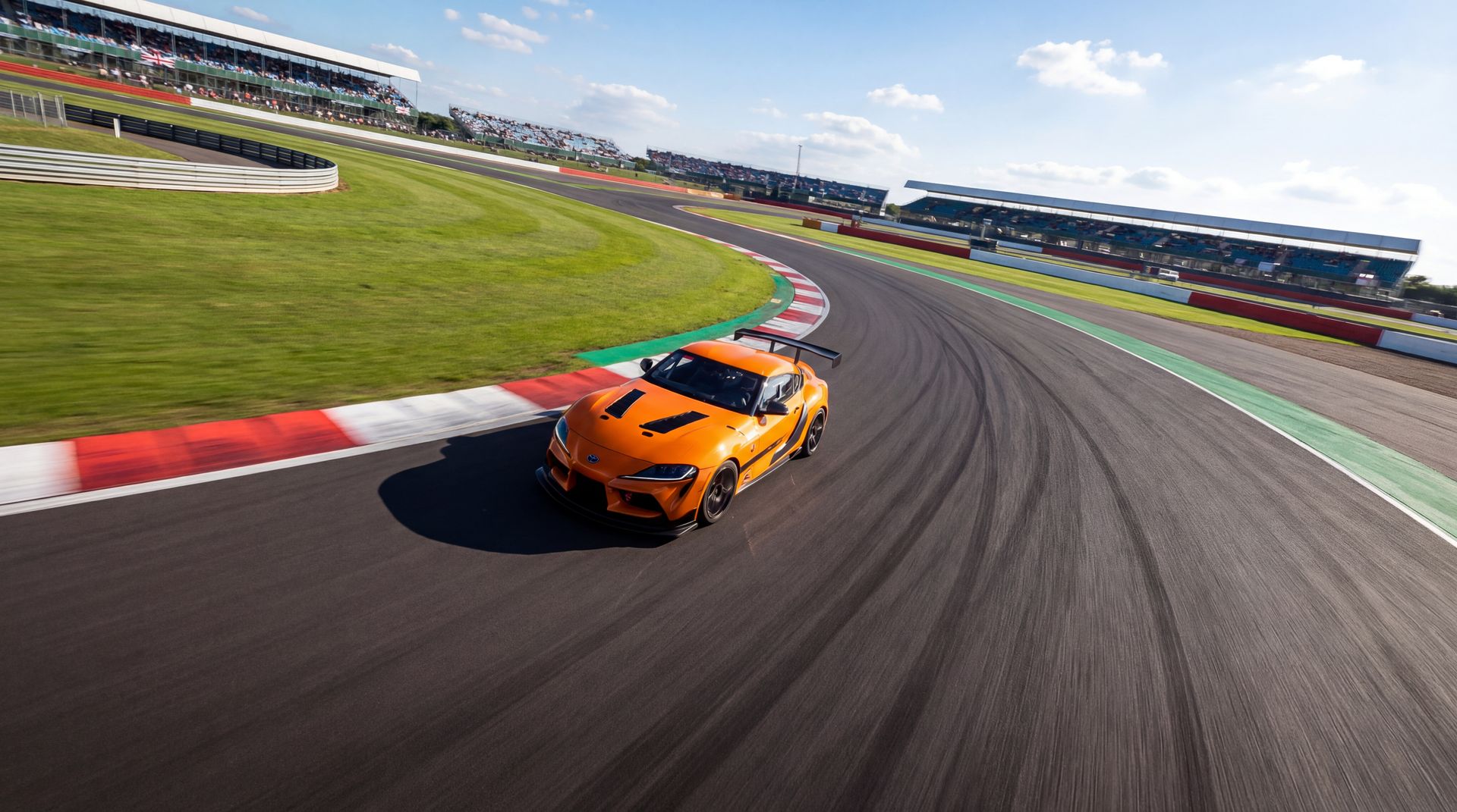 困困兔赛道视频实拍：丰田Supra赛道圈速测试与性能测评